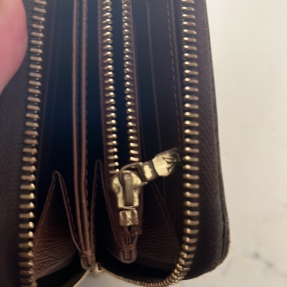 Louis Vuitton wallet - Picture 8 of 11